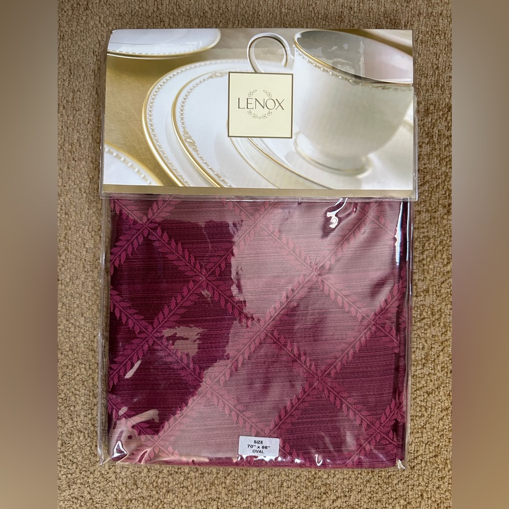 BRAND NEW W/TAG: LENOX Laurel Leaf Tablecloth - Burgundy -Size: 70” X 86” (OVAL)